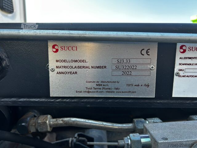 Autocamion cu cârlig pentru containere Iveco SCARRABILE