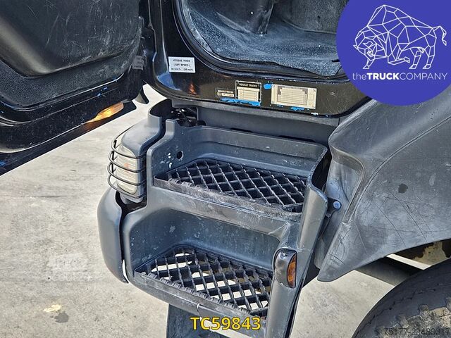 شاحنة قلابة Renault Kerax 520