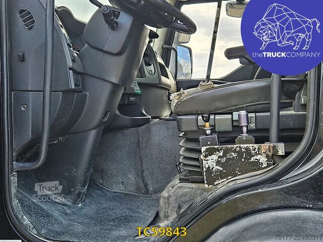 شاحنة قلابة Renault Kerax 520