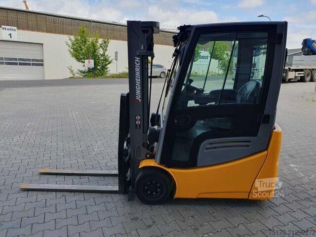 Gabelstapler Jungheinrich EFG 215 / Triplex: 4.25m! / SS / 2.472h! / 2020