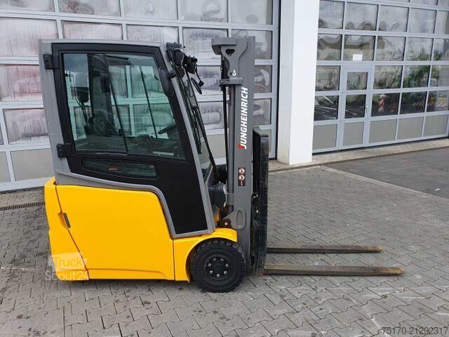 Viličar Jungheinrich EFG 215 / Triplex: 4.25m! / SS / 4.297h!