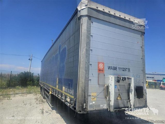 Auflieger mit Pritsche & Plane Schmitz Cargobull Semitrailer Curtainsider Mega