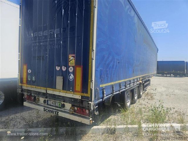 Auflieger mit Pritsche & Plane Schmitz Cargobull Semitrailer Curtainsider Mega