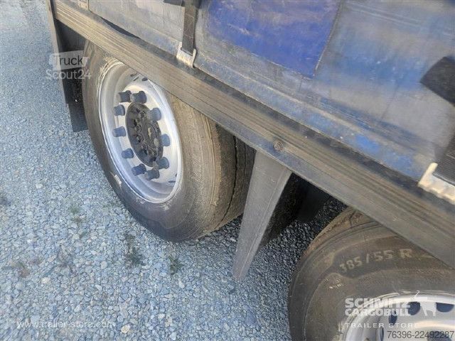 Auflieger mit Pritsche & Plane Schmitz Cargobull Semitrailer Curtainsider Mega