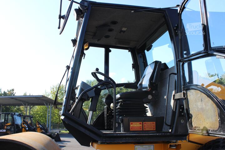Valec JCB Vibromax pohon všetkých kolies JCB VM 75 D Vibromax Cummins