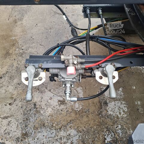 Remorcă cu șasiu interschimbabil Schmitz AEF18