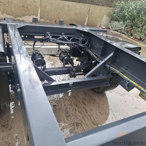 Remorcă cu șasiu interschimbabil Schmitz AEF18