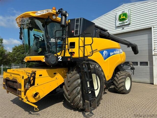 Biçerdöver New Holland CR 9090