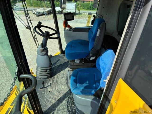 Biçerdöver New Holland CR 9090