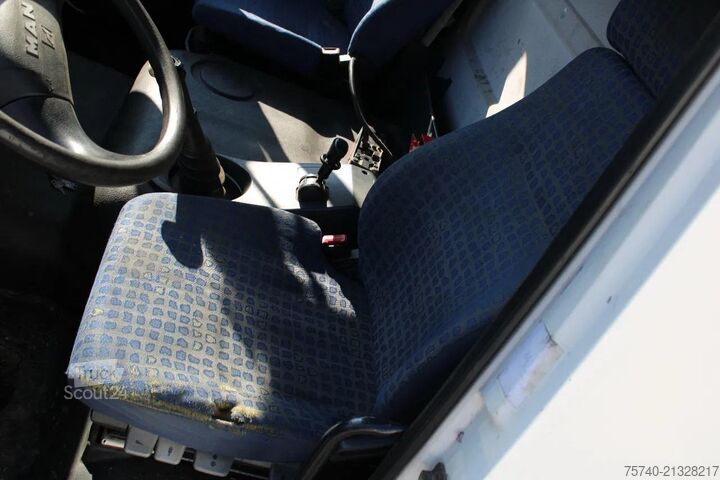 Platforma de ridicare MAN TGL 17.240 + 3PERSON + MANUAL