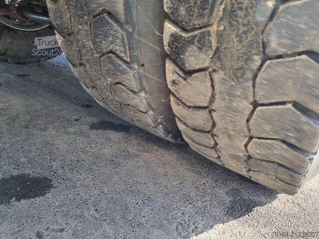 Camion-benne tricar MAN TGS 35.500 BB 8x4 Bordmatik