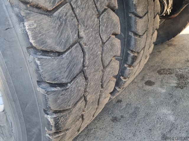 Camion-benne tricar MAN TGS 35.500 BB 8x4 Bordmatik