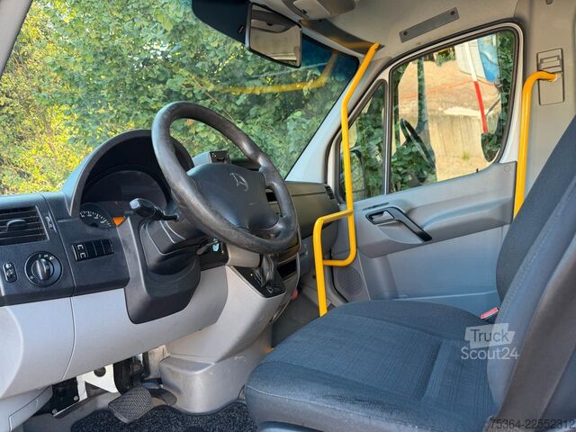 حافلة صغيرة MERCEDES-BENZ Sprinter 314 BlueTEC 9 Sitze Rollstuhllift Klima