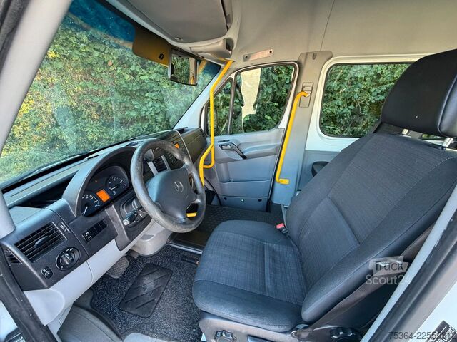 حافلة صغيرة MERCEDES-BENZ Sprinter 314 BlueTEC 9 Sitze Rollstuhllift Klima