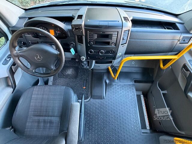 حافلة صغيرة MERCEDES-BENZ Sprinter 314 BlueTEC 9 Sitze Rollstuhllift Klima