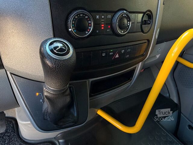حافلة صغيرة MERCEDES-BENZ Sprinter 314 BlueTEC 9 Sitze Rollstuhllift Klima