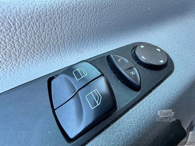 حافلة صغيرة MERCEDES-BENZ Sprinter 314 BlueTEC 9 Sitze Rollstuhllift Klima