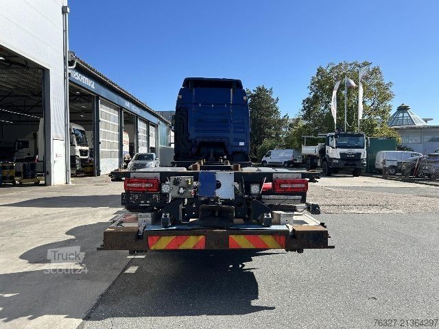 Değiştirilebilir kasalı kamyon MAN TGX 26.470 6x2-4 LL CH BÄR-LIFT