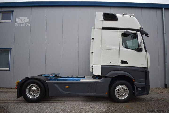 Стандартний тягач MERCEDES-BENZ Actros 1851 LS E6 Retarder GIGA
