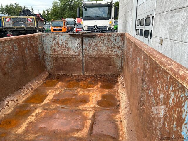 Kroklastbil  Abrollcontainer ca. 11,5 m³