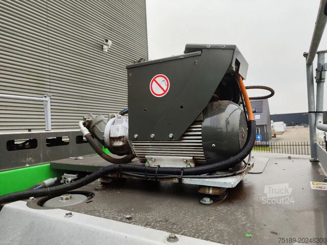 Machine de manutention de matériaux Sennebogen 830 E HD Magnetfunction