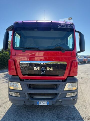 Menljiv keson z box konstrukcijo MAN 32 440 F