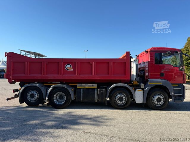 Menljiv keson z box konstrukcijo MAN 32 440 F