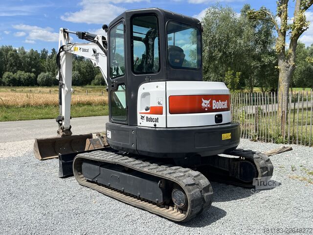 Escavadora Bobcat e50