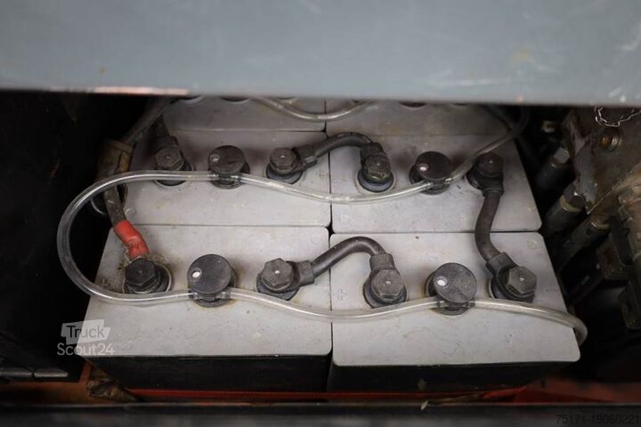 Scissor lift Holland Lift Ecostar HL-11816 Electric, 14m Working Height, 300