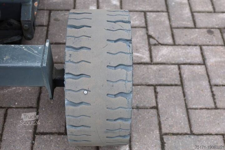 Scissor lift Holland Lift Ecostar HL-11816 Electric, 14m Working Height, 300