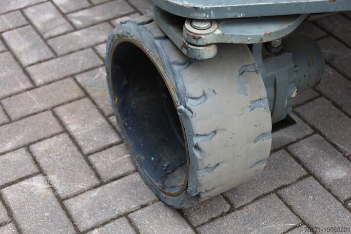 Scissor lift Holland Lift Ecostar HL-11816 Electric, 14m Working Height, 300