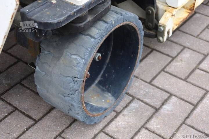 Scissor lift Holland Lift Ecostar HL-9710 Electric, 12m Working Height, 325k