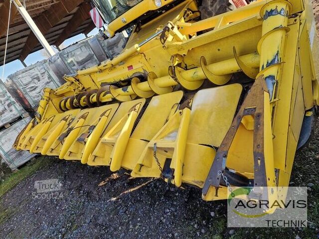 Combine harvester New Holland MF 875 W