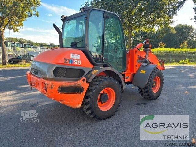 Gårdslastare Hitachi ZW 95
