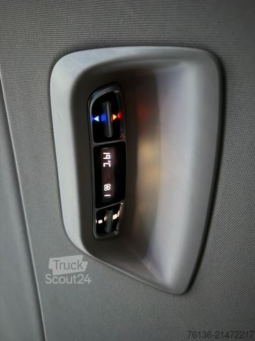 Minibuss MERCEDES-BENZ Vito Tourer 116 CDI PRO 2x Klima Autom Klima LED