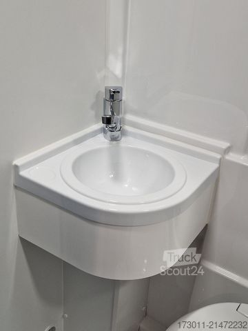 Camping-car CLEVER Drive 540 Roadrider 140PS Markise Navi RFK