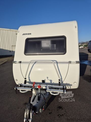 Caravan HYMER/ERIBA Eriba Novaline 442 1.800 kg / GFK Dach / 95 AH A