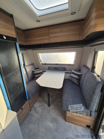Caravan HYMER/ERIBA Eriba Novaline 442 1.800 kg / GFK Dach / 95 AH A