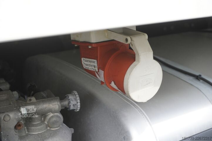 Chladírenský vůz MAN TGX 26.510 6×2-4 / Krone 19 EPAL refrige