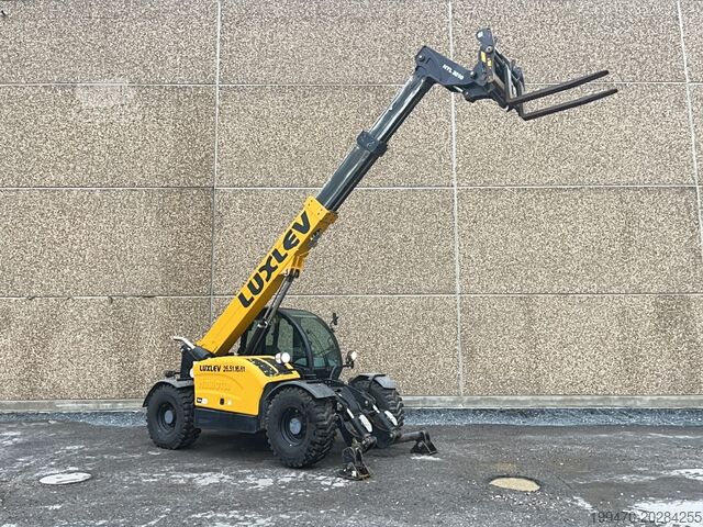 Teleskopický manipulátor Haulotte HTL3210