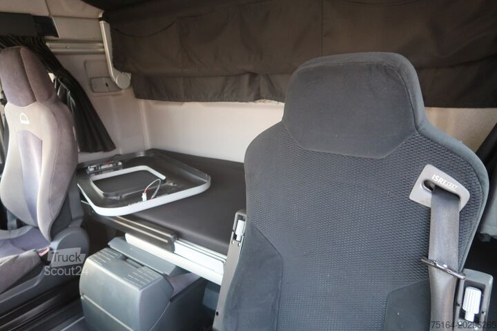 Standard SZM MAN TGX 18.440 4x2 LLS