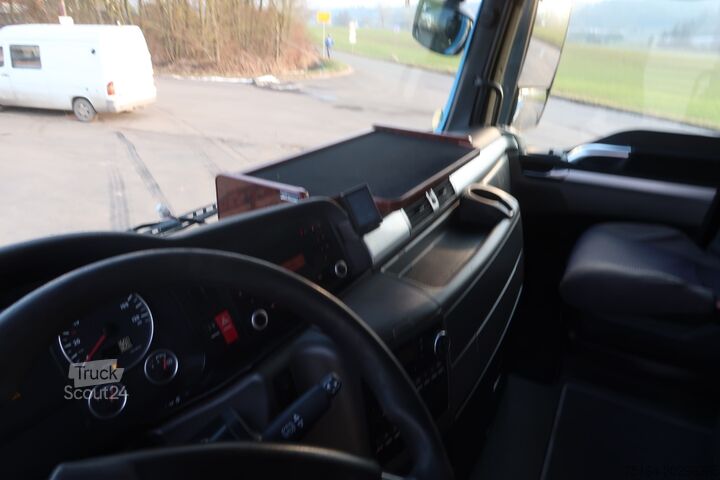 Standard SZM MAN TGX 18.440 4x2 LLS