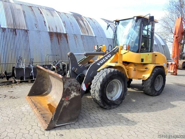 Utovarivač Volvo L 30 B