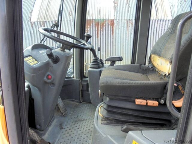 Utovarivač Volvo L 30 B