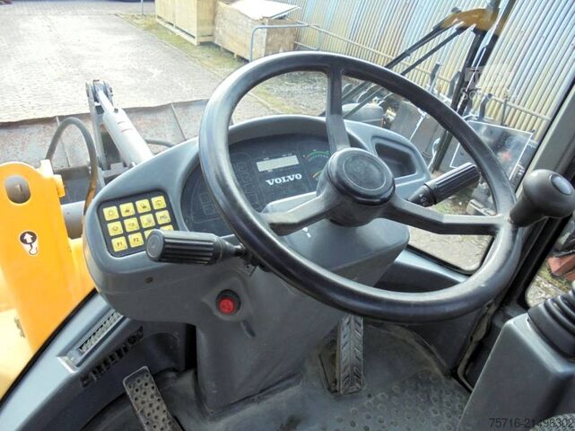 Utovarivač Volvo L 30 B