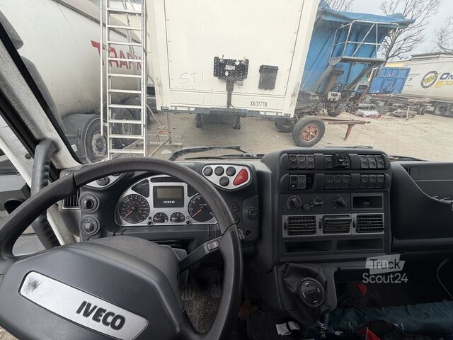 камион с платформа и падащ борд Iveco Eurocargo 75