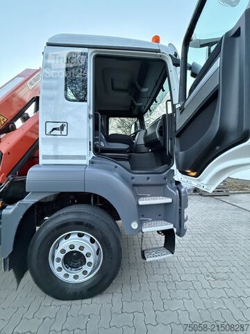 żuraw samochodowy MAN TGS 18.400 - 3 Seiten Kipper - Kran PK
