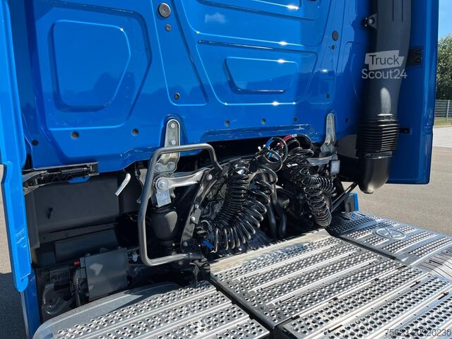 Tracteur routier standard Mercedes-Benz Actros 1848 LS KlimaA STH Pano Luft AUT AHK ACC
