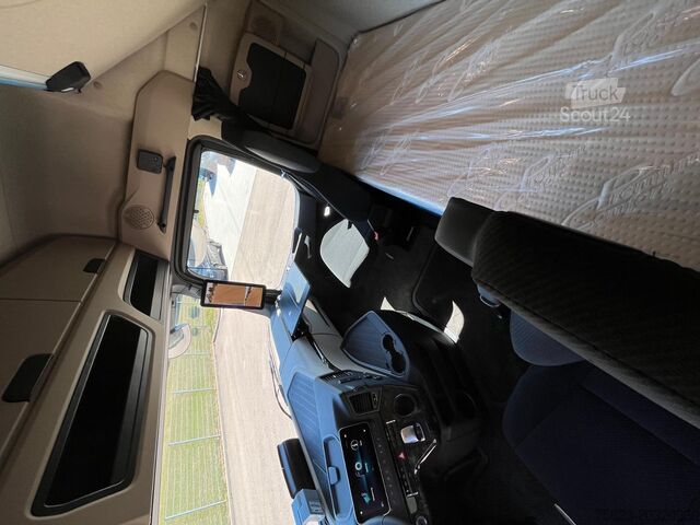 Tracteur routier standard Mercedes-Benz Actros 1848 LS KlimaA STH Pano Luft AUT AHK ACC