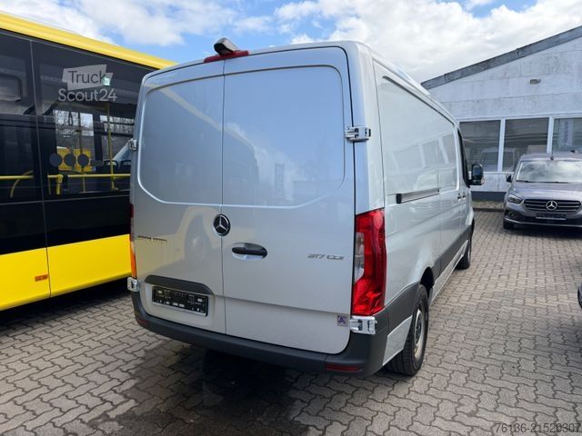 Skåpbil MERCEDES-BENZ Sprinter 317 CDI L2H1 Automatik Klima Tempomat